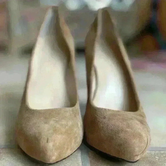 Calvin Klein Elita stacked, pointy toe, tan suede high heels; size 8.5 - Picture 3 of 5
